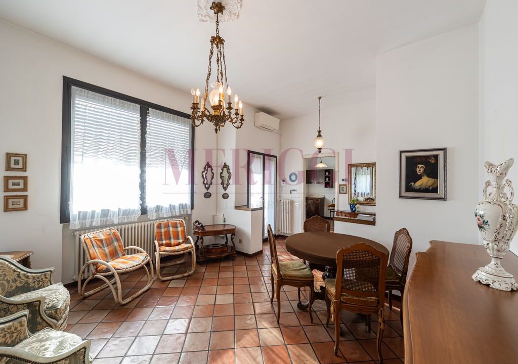 soggiorno con pavimento in ceramica - arcore - villa in vendita - meriggi