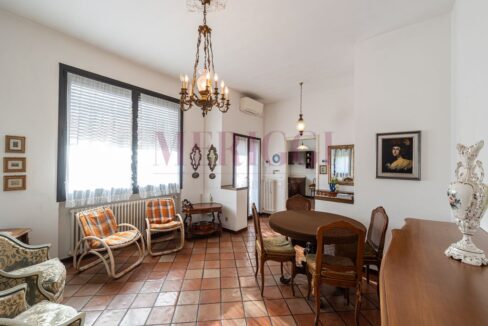 soggiorno con pavimento in ceramica - arcore - villa in vendita - meriggi