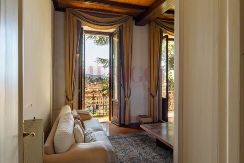 soggiorno e vista finestra - villa Oggiono - vendita - Meriggi