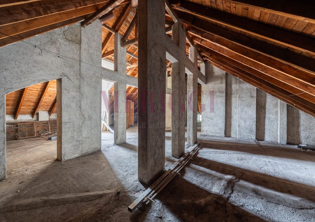 sottotetto travi a vista - villa vendita - cesano maderno - meriggi