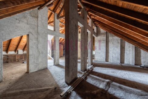 sottotetto travi a vista - villa vendita - cesano maderno - meriggi
