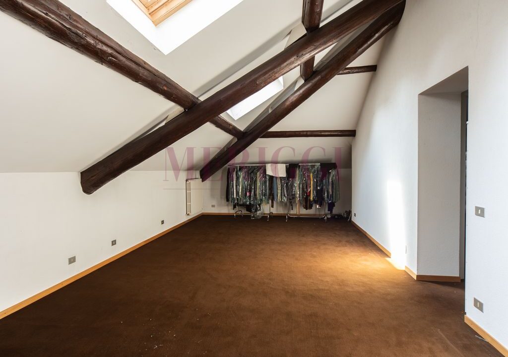 sottotetto - villa Oggiono - vendita - Meriggi