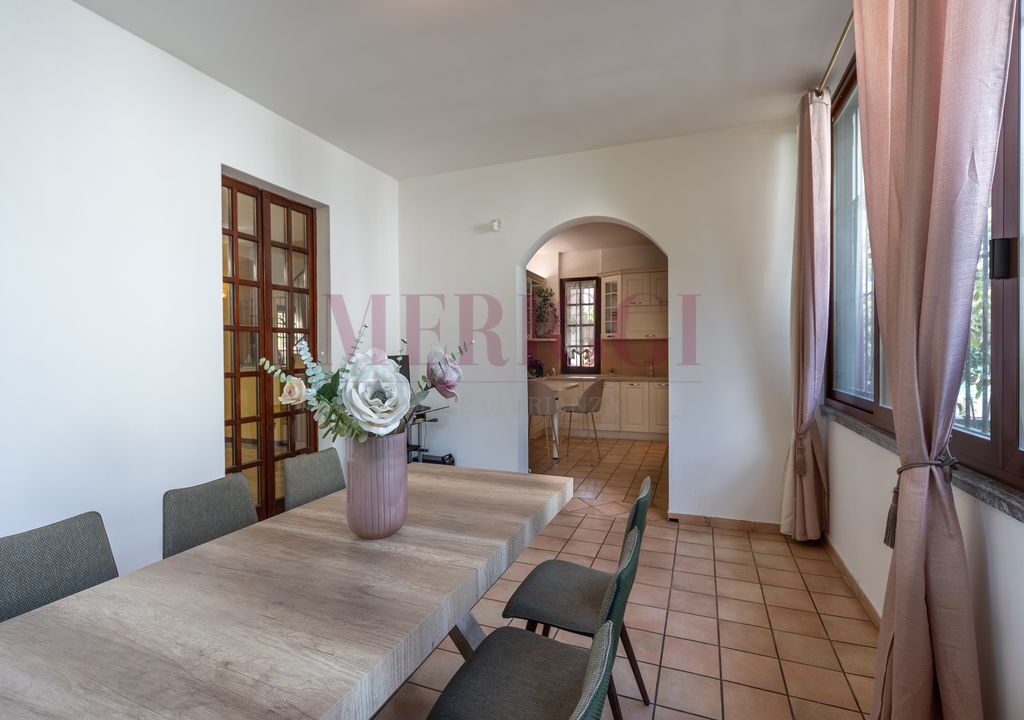 veranda con vista cucina - villa oreno - vendita - meriggi