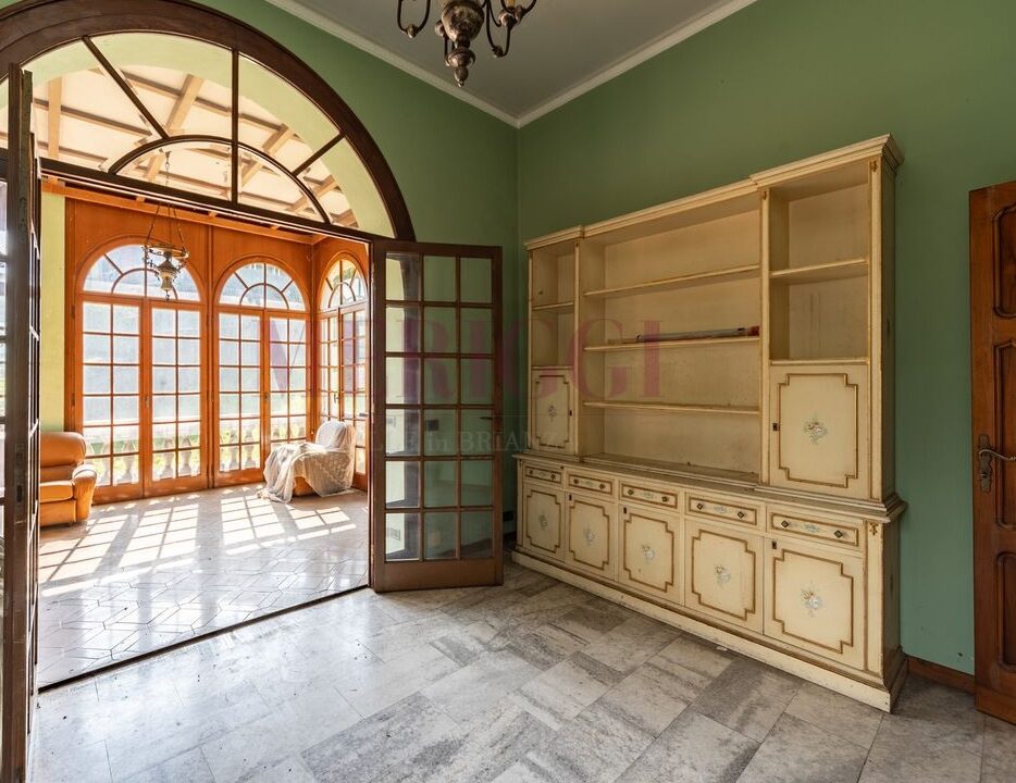 veranda e disimpegno ingresso - villa Asso - vendita - Meriggi