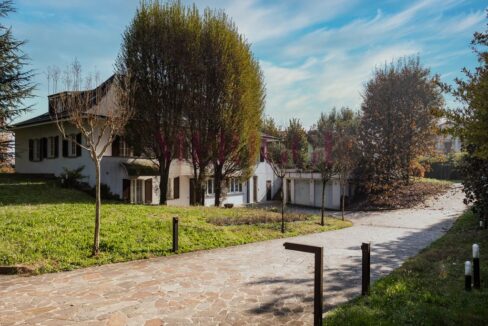 vialetto carraio - villa usmate velate - vendita - meriggi