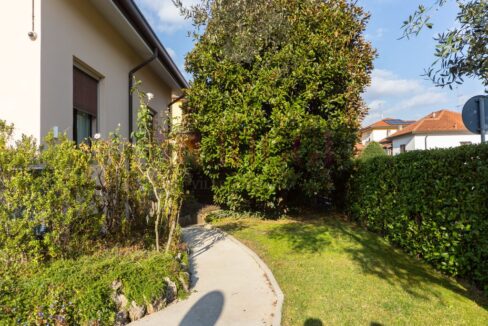 vialetto pedonale sud - arcore - villa in vendita - meriggi