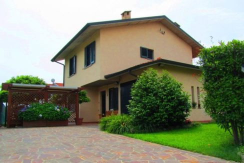 Meriggi - Villa in vendita - Carnate