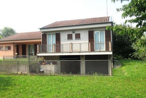 Meriggi - Villa in vendita - Barzanò