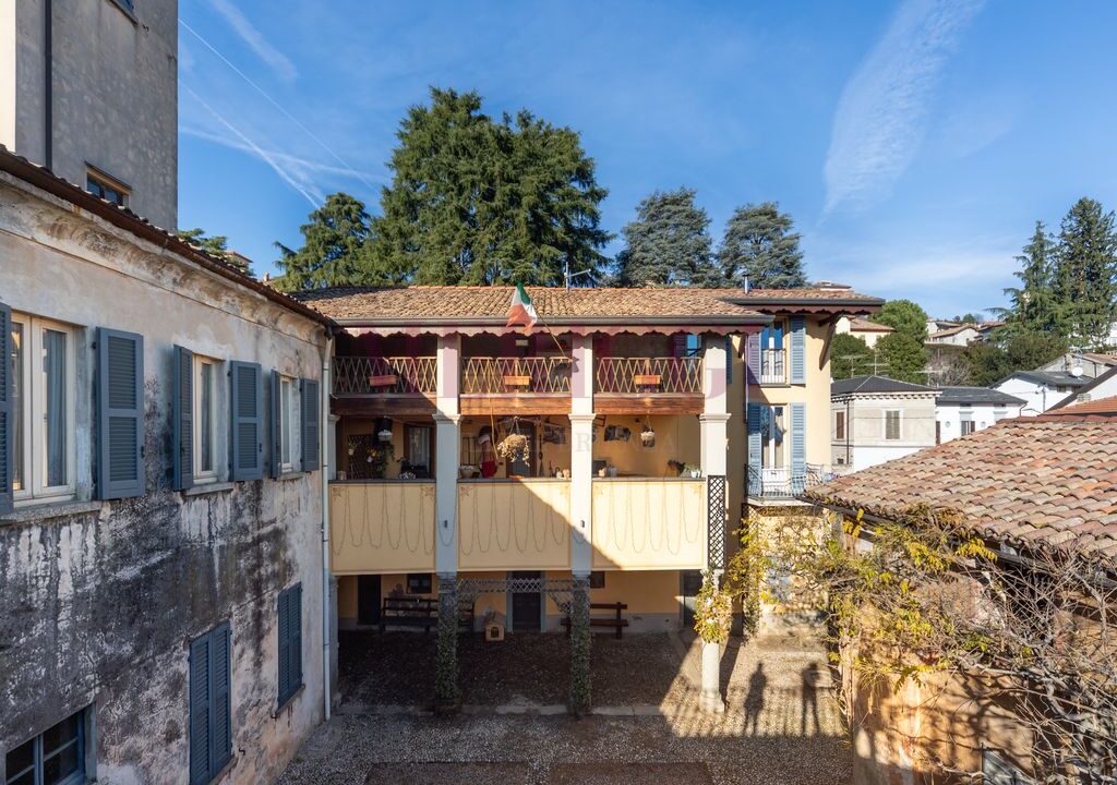 vista a nord dal terrazzo - villa epoca erba - vendita - meriggi