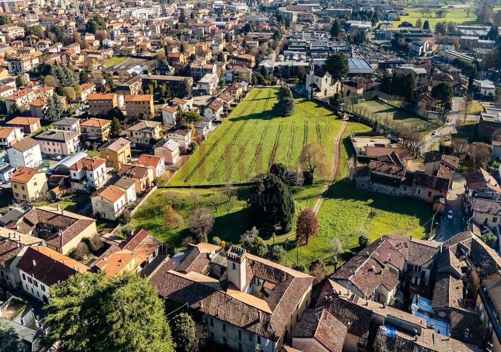 vista-aerea-verso-sud-villa-epoca-erba-vendita-meriggi