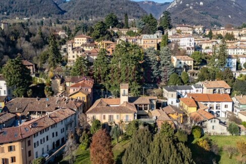 vista-dall-alto-e-panorama-villa-epoca-erba-vendita-meriggi
