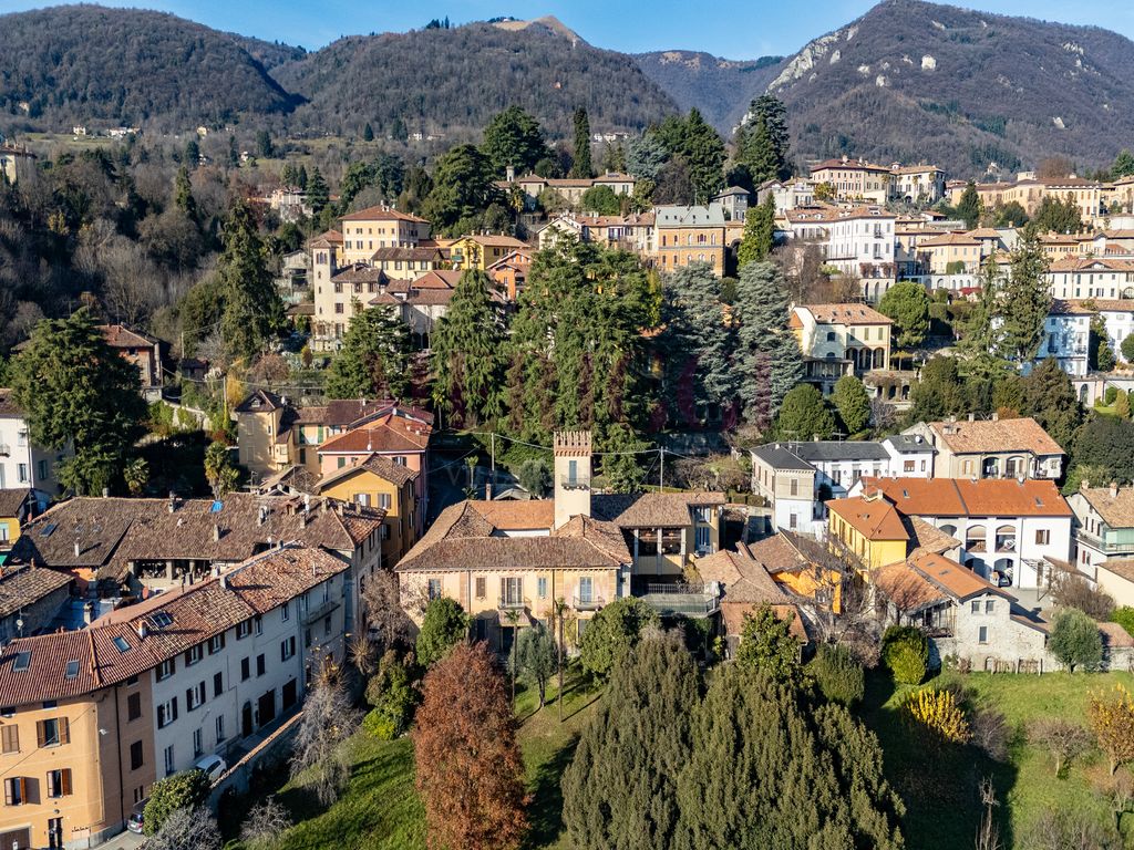 Antica dimora in vendita – Erba